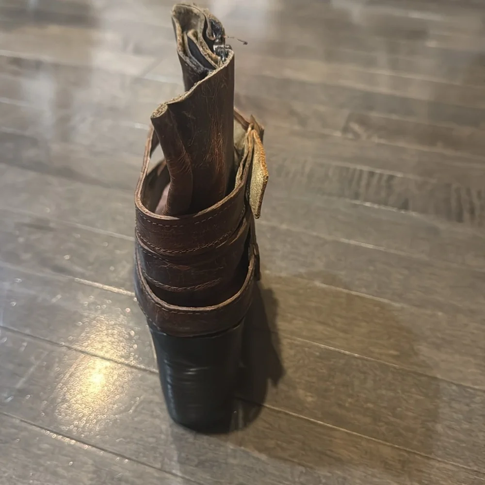 Vintage Brown Leather Boots - Picture 7 of 12